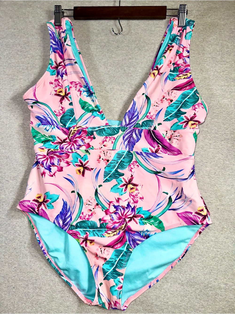 Women’s HEAT sz L' Pink Floral One-Piece Swimsuit